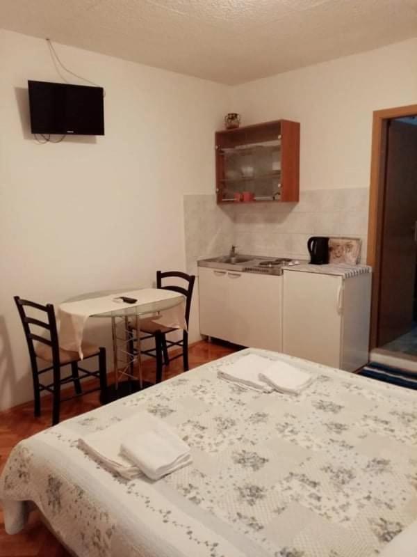 Apartmani Jela Makarská Exteriér fotografie