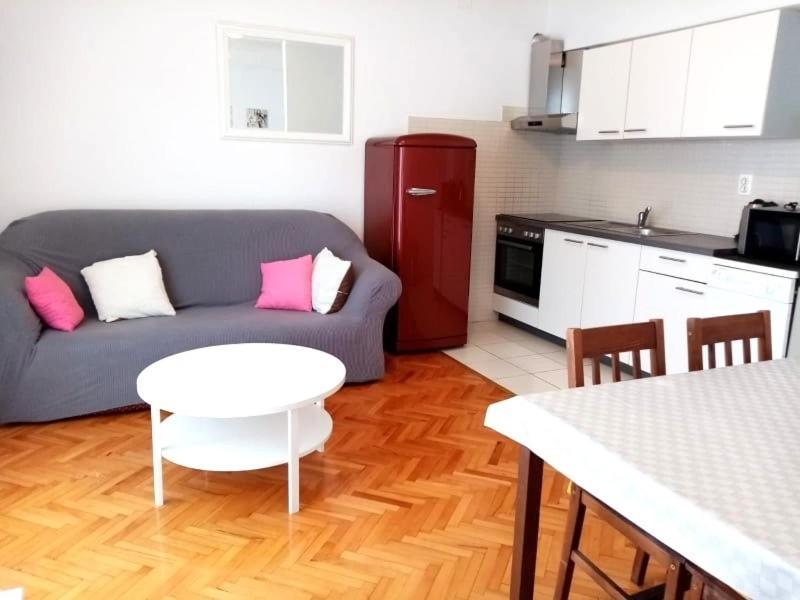 Apartmani Jela Makarská Exteriér fotografie