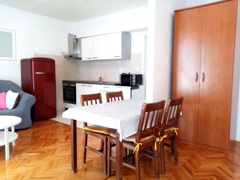 Apartmani Jela Makarská Exteriér fotografie