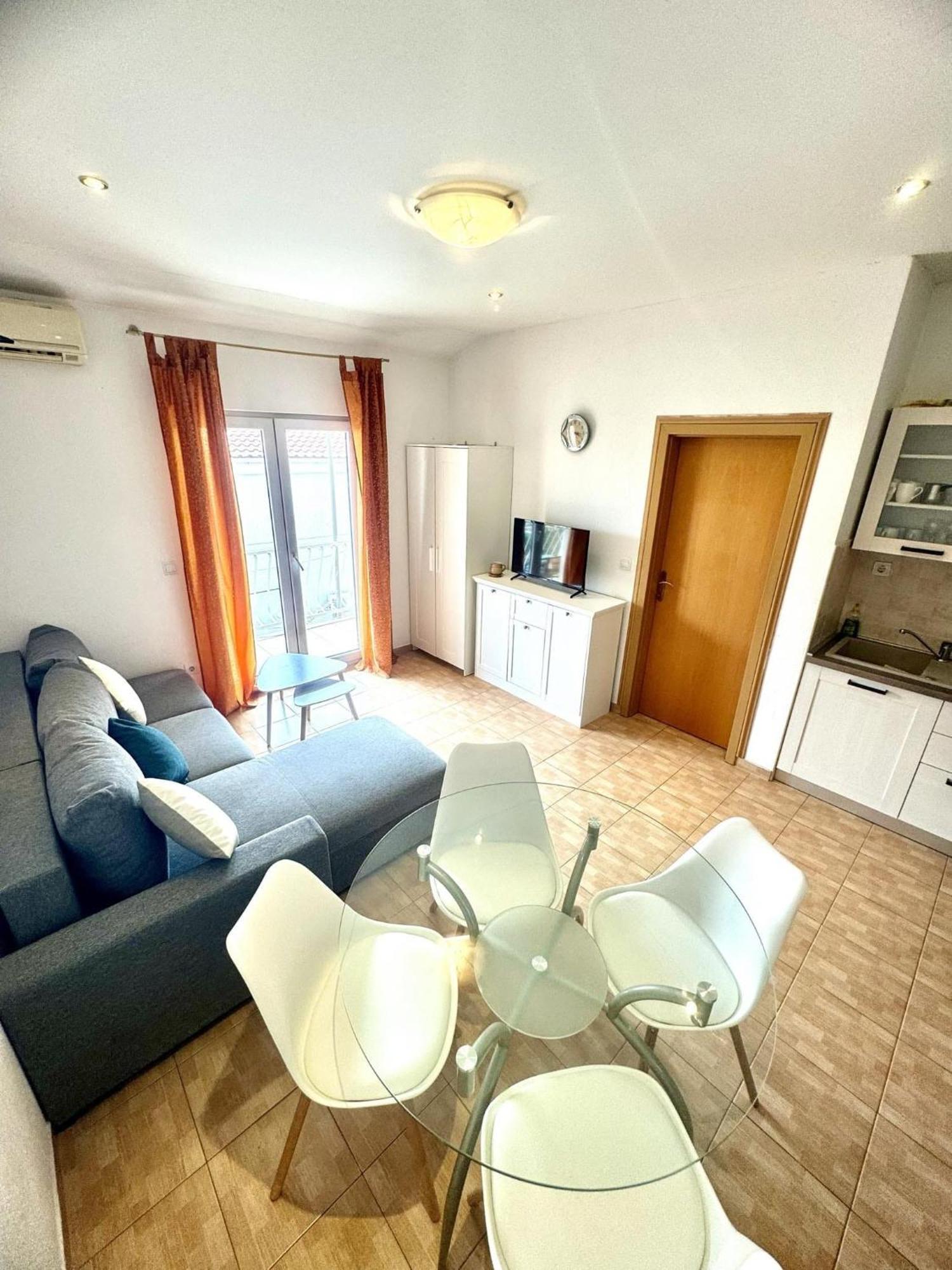 Apartmani Jela Makarská Exteriér fotografie