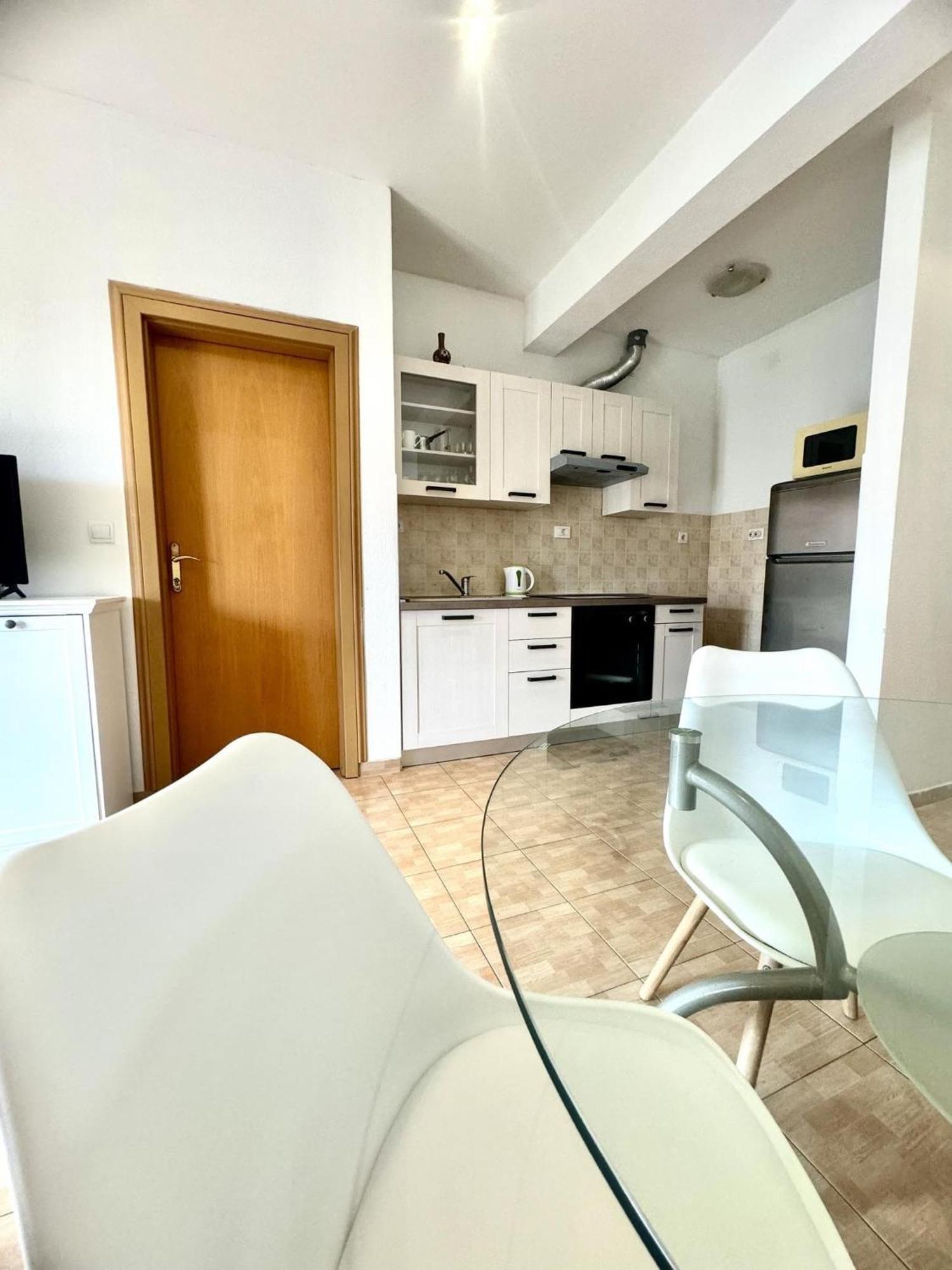 Apartmani Jela Makarská Exteriér fotografie