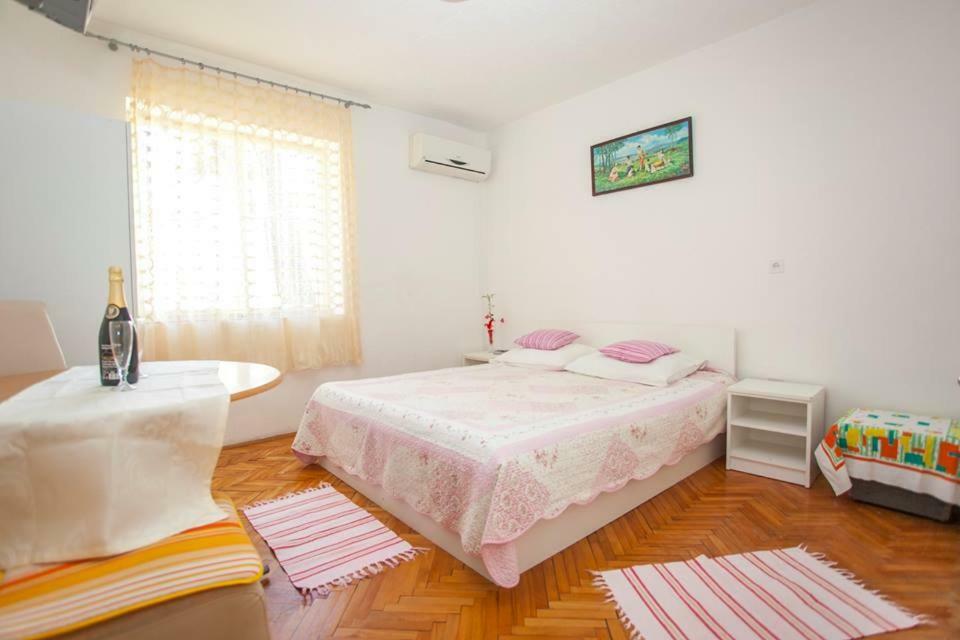 Apartmani Jela Makarská Exteriér fotografie