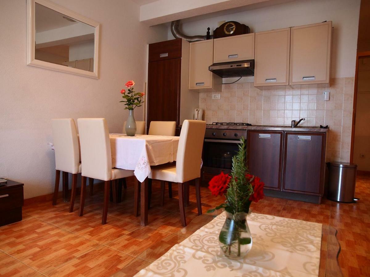 Apartmani Jela Makarská Exteriér fotografie