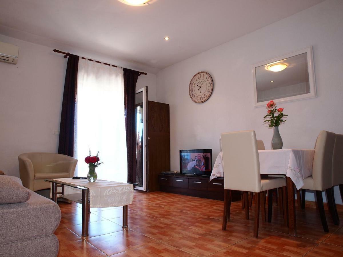 Apartmani Jela Makarská Exteriér fotografie