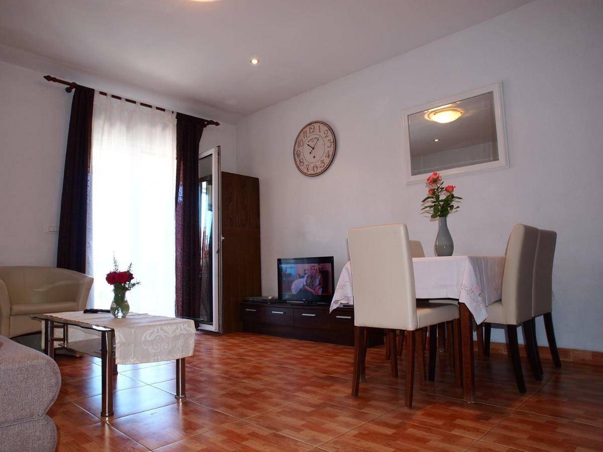 Apartmani Jela Makarská Exteriér fotografie